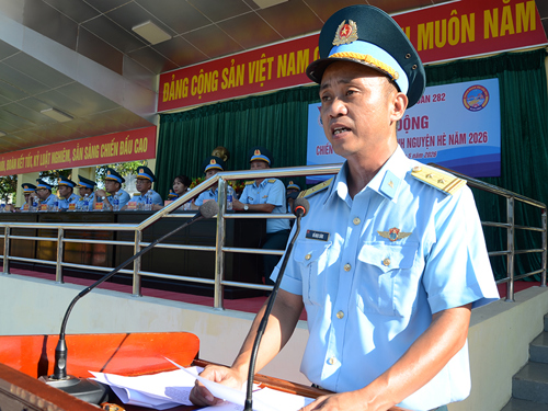 Trung tá Hồ Ngọc Sáng - Phó Chủ nhiệm Chính trị, Bí thư Đoàn cơ sở Trung đoàn 282 phát động “Chiến dịch thanh niên tình nguyện Hè năm 2026”