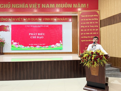 Đồng chí Ngô Ngọc Hậu, Chủ tịch UBND phường phát biểu chỉ đạo tại hội nghị