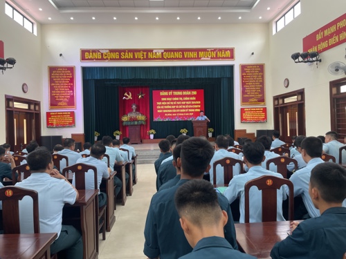 Quang cảnh buổi sinh hoạt, chỉnh huấn