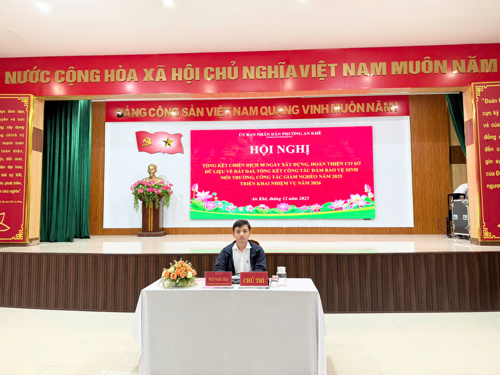 Đồng chí Ngô Ngọc Hậu, Chủ tịch UBND phường, Trưởng ban chỉ đạo Chương trình mục tiêu quốc gia giảm nghèo bền vững phường – Chủ trì hội nghị