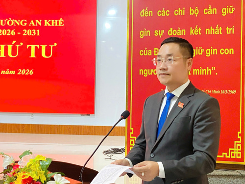 Ông Nguyễn Lê Mậu Cường, Bí thư Đảng ủy, Chủ tịch HĐND phường phát biểu bế mạc kỳ họp - Ảnh: Thanh Tâm