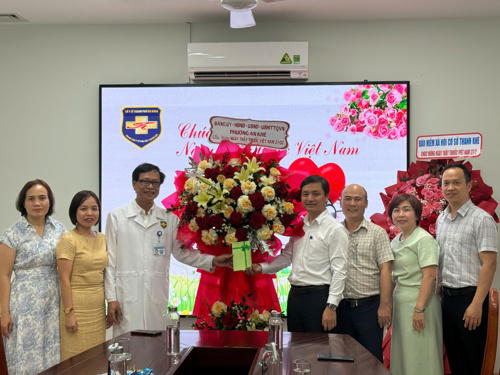 Lãnh đạo phường An khê thăm TTYT KV Thanh Khê