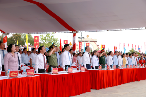 Đồng chí Tổng Bí thư, Chủ tịch nước Tô Lâm và các đại biểu dự Lễ Thượng cờ "Thống nhất non sông".