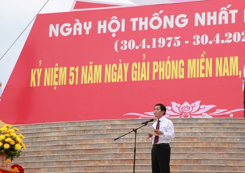 Đồng chí Nguyễn Văn Phương, Ủy viên Trung ương Đảng, Bí thư Tỉnh ủy Quảng Trị trình bày Diễn văn tại buổi Lễ.